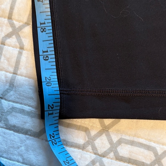 2 pair WELL LOVED Lululemon crop Align Leggings - Black - Picture 4 of 6